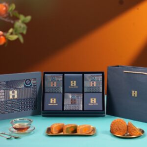 Bánh trung thu Madame Hương hộp hàng gai phố